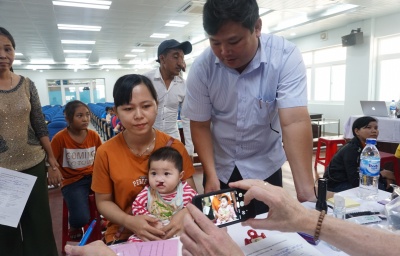 Đoàn bác sĩ, chuyên gia Hoa Kỳ khám, phẫu thuật miễn phí cho trẻ em Quảng Ngãi